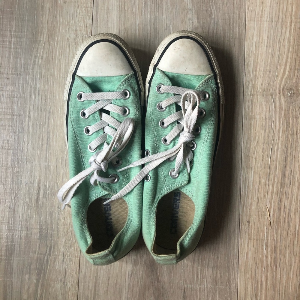 Mint Low Top Converse!